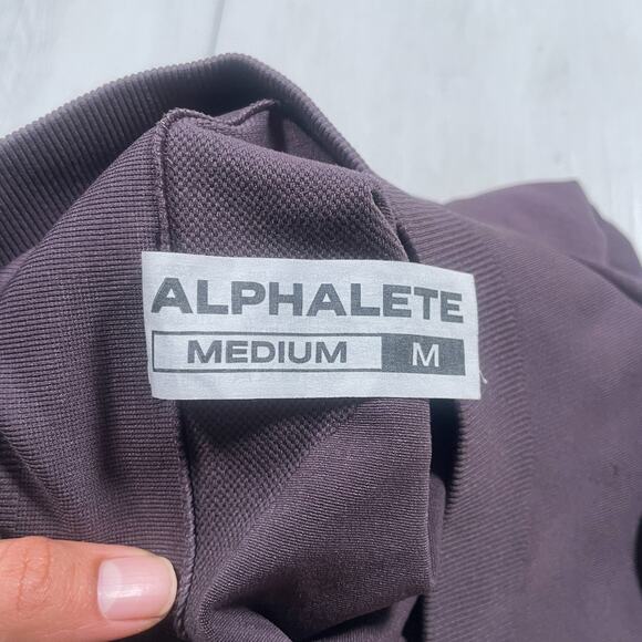 Alphalete AMPLIFY SHORT 4.5" Seamless Shorts Women's Size Medium Purple - Picture 9 of 11